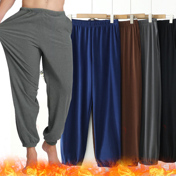 Keskealise isa pluss paks ja suurendatud lahtised sametist aluspüksid paksudele meestele. Talvised fliisvoodriga ja paksendatud vabaaja soojad püksid.