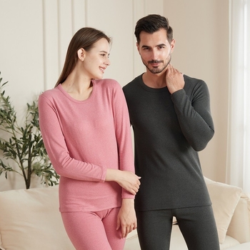 Tiesiogiai iš gamyklos pasiūti rudens ir žiemos poroms skirti vilnoniai šilko šilti kostiumai moterims, pagaminti iš kašmyro pagrindo, šilti rudens kelnės.