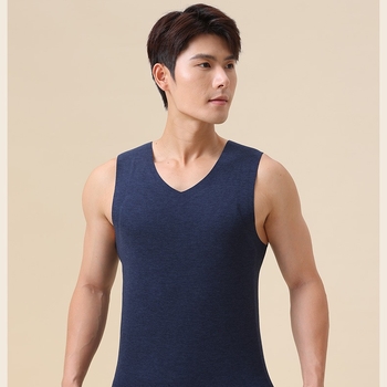 2024. aasta uus sügis-talvine meeste kolmekihiline villane termovest õmblusteta plaastriga alusmantli lihvimine paksendatud