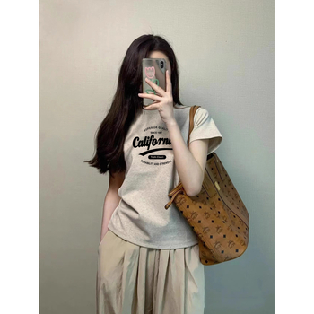 Γυναικείο T-shirt με κοντομάνικο μπλουζάκι από αμερικανικό βαμβάκι με τυπωμένο print και ρετρό σχέδιο, καλοκαίρι 2025