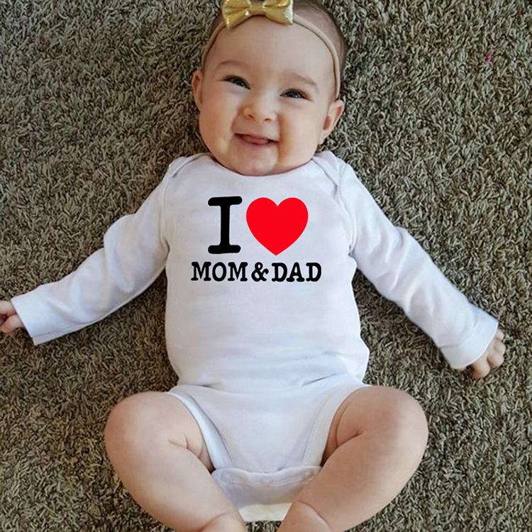 Comerț exterior en-gros ilove mom litere simple englezești haine de alpinism pentru nou-născuți haine triunghiulare dintr-o singură bucată pentru bebeluși geantă de haine pentru pârți