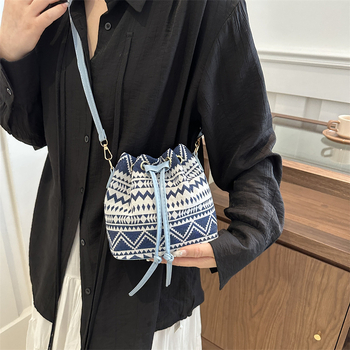 Vrhunska nova kineska modna torba u etničkom stilu, ženska, nova modna torba preko ramena za ljeto 2025.