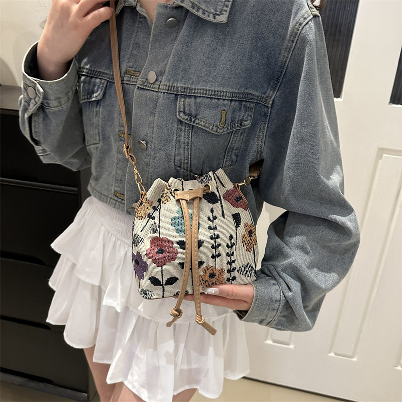 Vrhunska nova kineska modna torba u etničkom stilu, ženska, nova modna torba preko ramena za ljeto 2025.