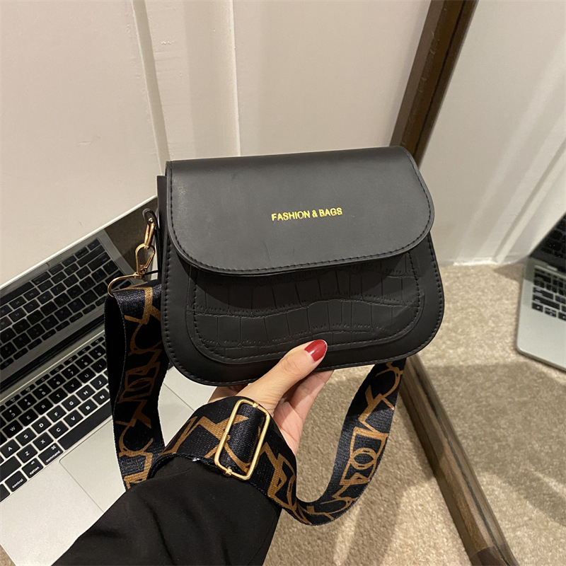 Елегантна зимна ежедневна 2023 нова каменна шарка едноцветна градска семпла модерна чанта през рамо модерна малка квадратна чанта през рамо