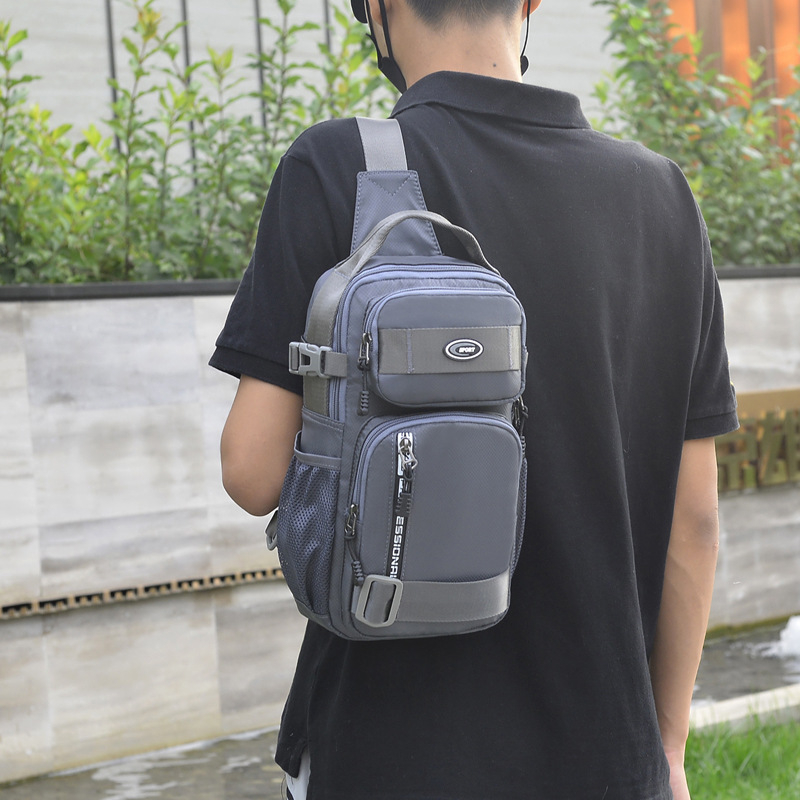 Vyriška neperšlampama krūtinės rankinė, vyriška rankinė per petį, mažo dydžio rankinė, skirta lauko vyriška kuprinė