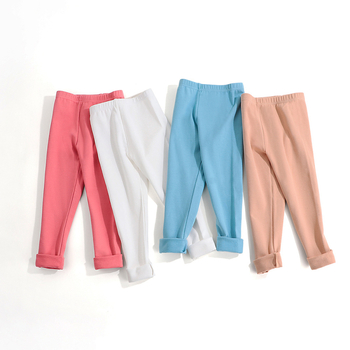 Laste termoretuusid kevadeks ja sügiseks, poiste ja tüdrukute pikad püksid, venivad ühevärvilised kitsa lõikega üleriided, mis sobivad õues kandmiseks