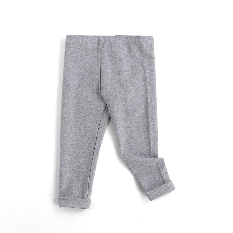 Laste termoretuusid kevadeks ja sügiseks, poiste ja tüdrukute pikad püksid, venivad ühevärvilised kitsa lõikega üleriided, mis sobivad õues kandmiseks