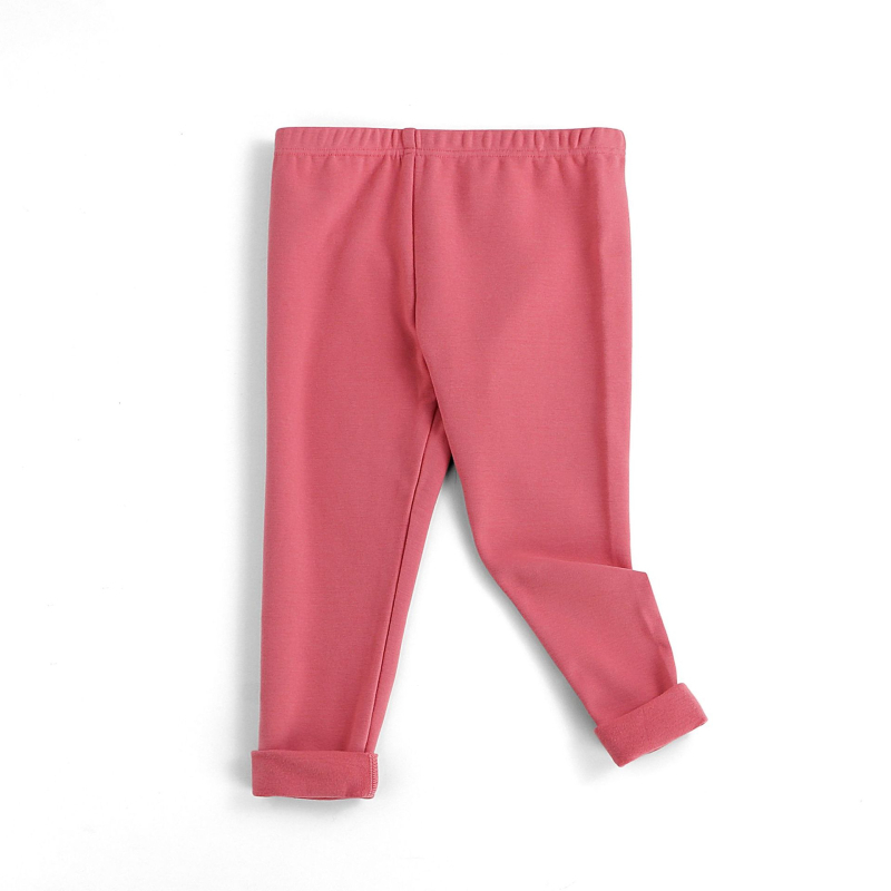 Laste termoretuusid kevadeks ja sügiseks, poiste ja tüdrukute pikad püksid, venivad ühevärvilised kitsa lõikega üleriided, mis sobivad õues kandmiseks