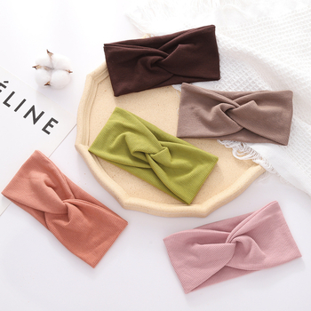 Nauja, vaikiška, vientisos spalvos, elastinė, kryžminė, megzta, vyriška ir moteriška, sportinė, paprasta elastinė galvos juosta.