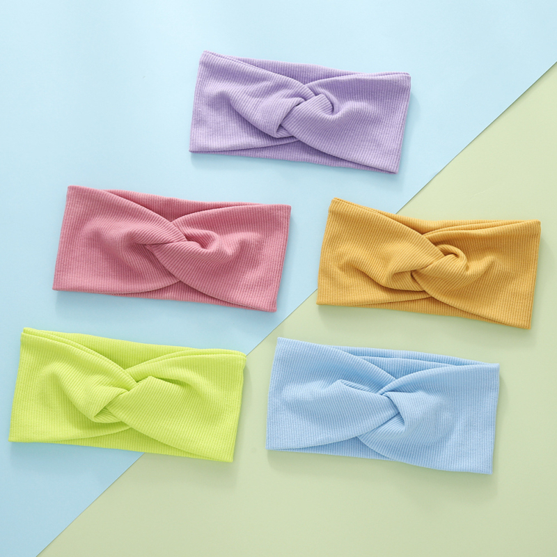 Nauja, vaikiška, vientisos spalvos, elastinė, kryžminė, megzta, vyriška ir moteriška, sportinė, paprasta elastinė galvos juosta.