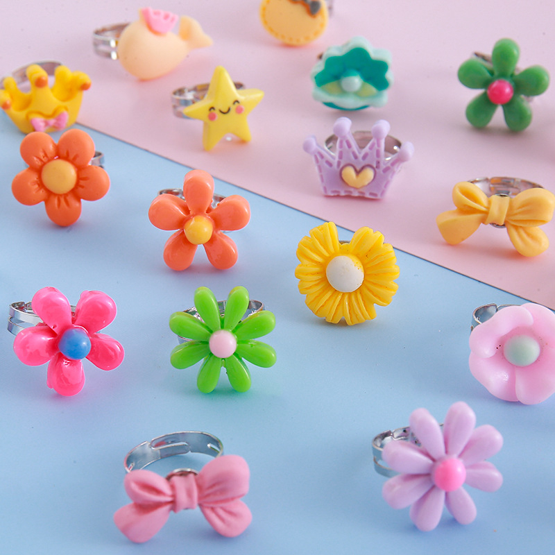 50 vnt. vaikiškų plastikinių žiedų, moteriškų princesių, mielų gėlių, žaislinių žiedų, reguliuojamų žiedų, didmeninė prekyba