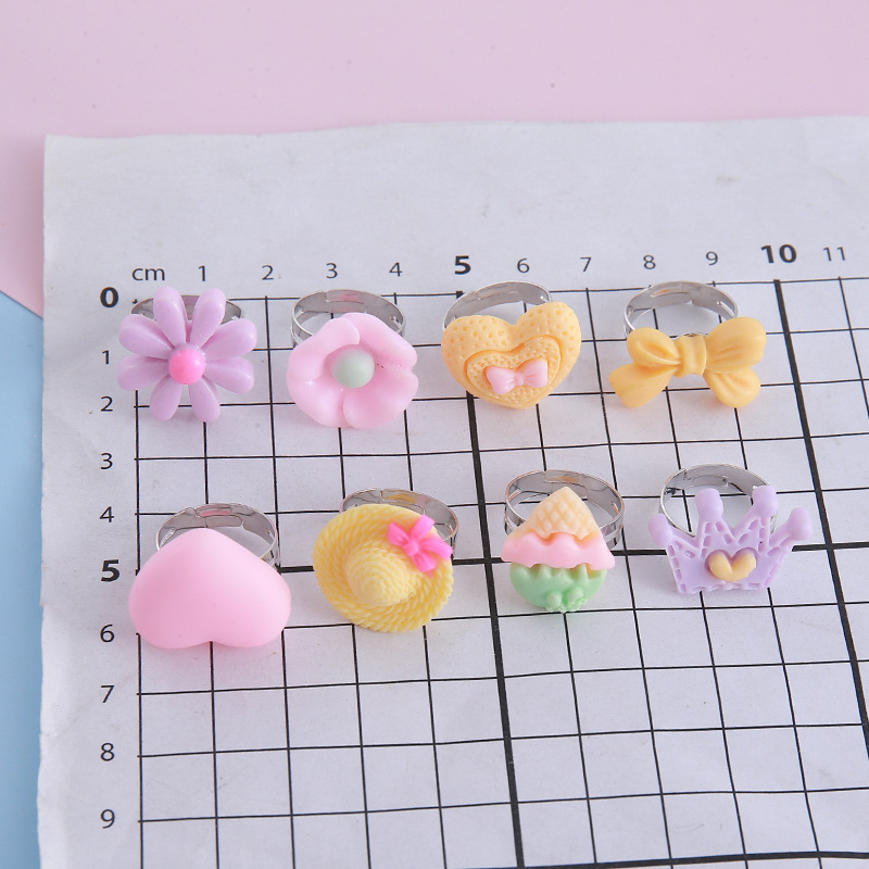 50 vnt. vaikiškų plastikinių žiedų, moteriškų princesių, mielų gėlių, žaislinių žiedų, reguliuojamų žiedų, didmeninė prekyba