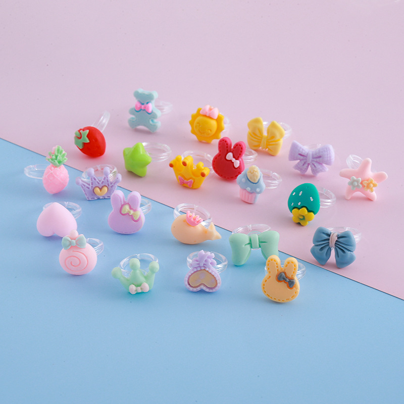 50 vnt. vaikiškų plastikinių žiedų, moteriškų princesių, mielų gėlių, žaislinių žiedų, reguliuojamų žiedų, didmeninė prekyba