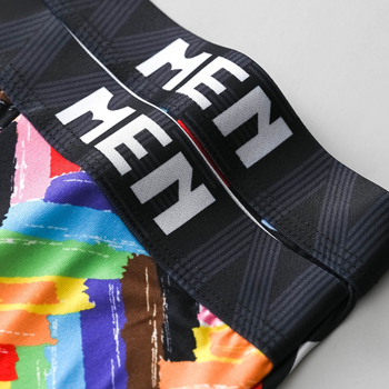 Εργοστάσιο εξωτερικού εμπορίου για λογαριασμό των απλών ανδρών με γράμματα τάσης, αναπνεύσιμων και άνετων αθλητικών σορτς μπόξερ