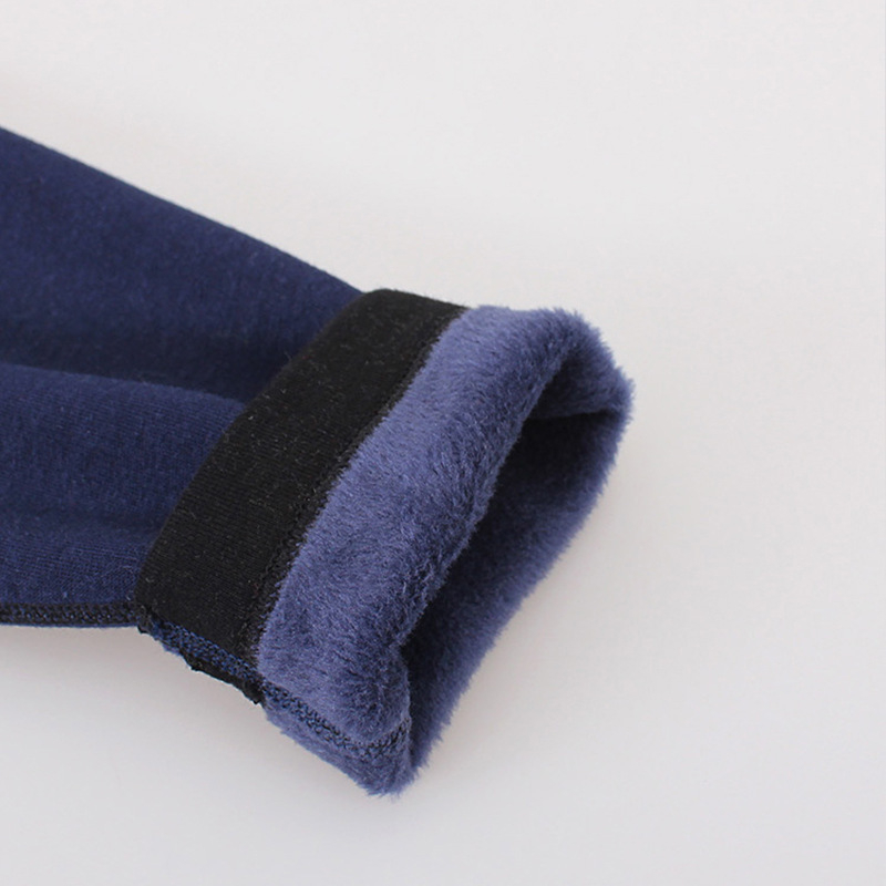 Meeste termopesu, fliisvoodriga ja paksendatud, teismelistele mõeldud kitsa lõikega aluskiht, külmakindlad sügisriided ja -püksid, veniv