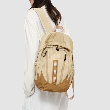 Igapäevaseks reisimiseks mõeldud väike ja keskmine seljakott meestele, mägironimiseks, naistele, pendeldajatele, tudengitele, kevadisteks reisideks, seljakott