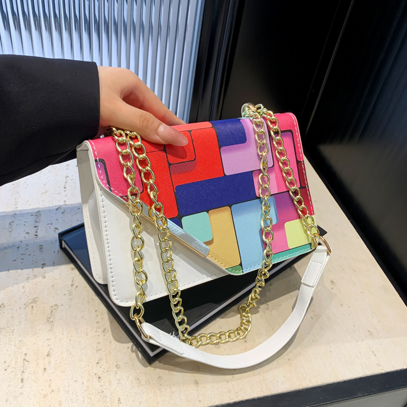 Prekogranična nova lančana torba za žene, modna ljetna 2024., kontrastna torba preko ramena, popularna mala četvrtasta torba ove godine