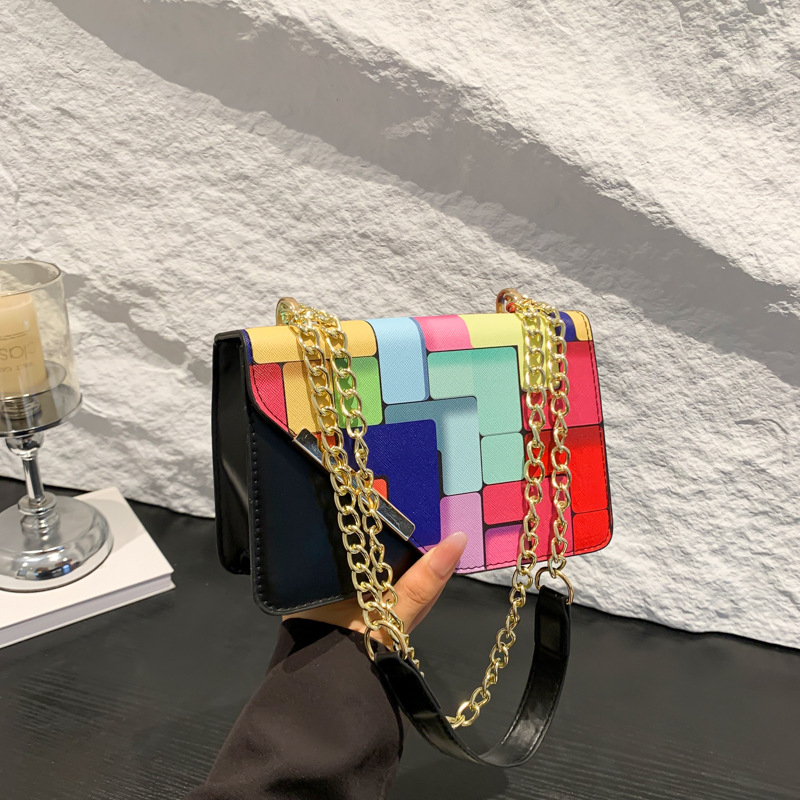 Prekogranična nova lančana torba za žene, modna ljetna 2024., kontrastna torba preko ramena, popularna mala četvrtasta torba ove godine