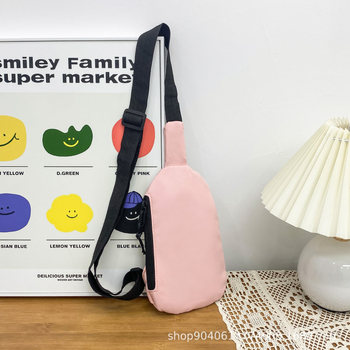 Muška torba za prsa iz 2024., prekogranična nova muška torba preko tijela u hongkonškom stilu, moderna torba za vanjsku trgovinu, veleprodaja torbi za prsa