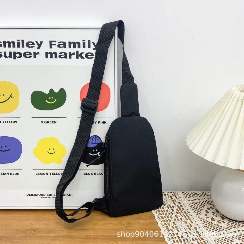 Muška torba za prsa iz 2024., prekogranična nova muška torba preko tijela u hongkonškom stilu, moderna torba za vanjsku trgovinu, veleprodaja torbi za prsa