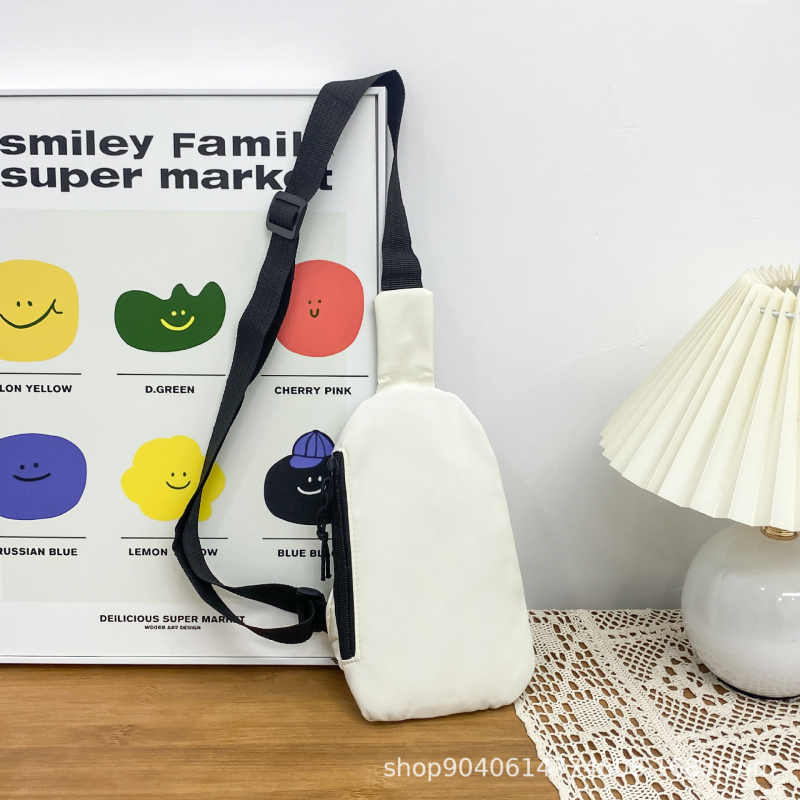 Muška torba za prsa iz 2024., prekogranična nova muška torba preko tijela u hongkonškom stilu, moderna torba za vanjsku trgovinu, veleprodaja torbi za prsa