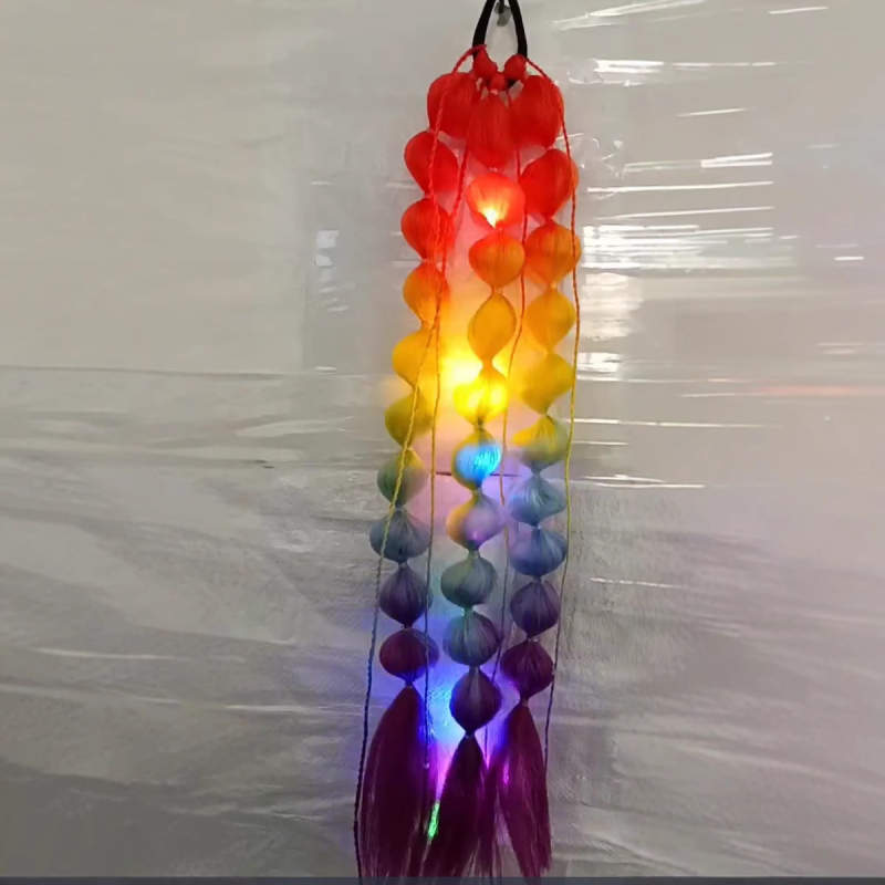 laos interneti kuulsuste artefakti laterna mull-keerdunud palmik moodne naiste tänavapildistamisstiil pikk käsitsi palmikuga hobusesaba parukas