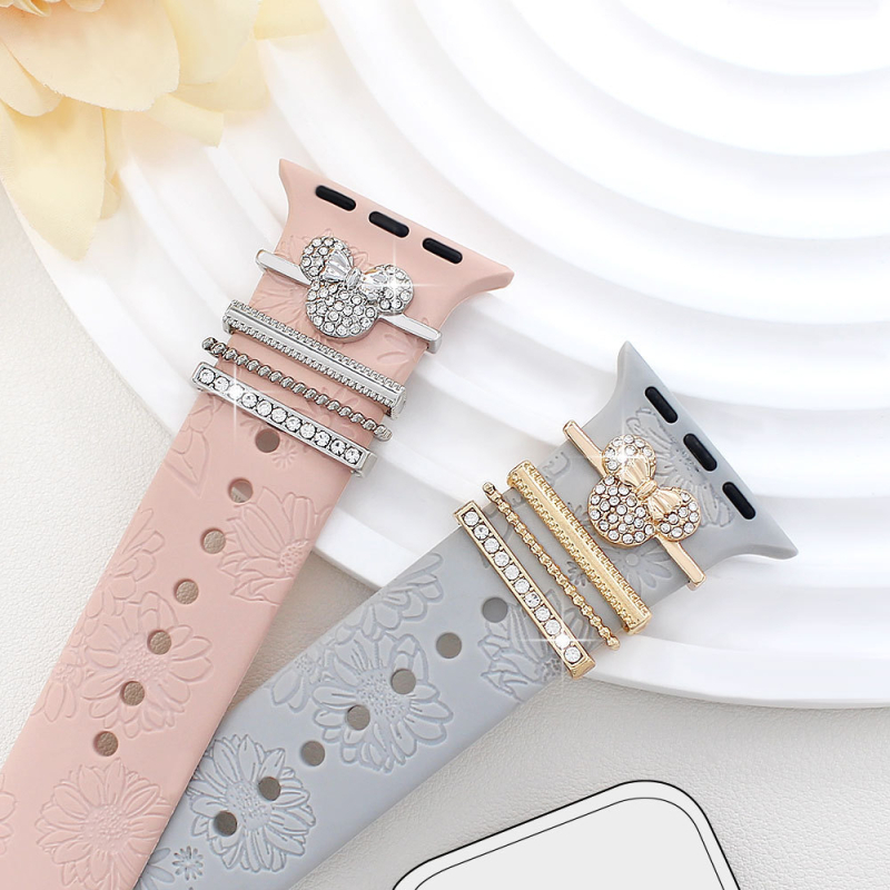 Kehtib Apple Watchi universaalse silikoonrihma ja teemantkassikaunistusega mudelile