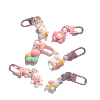 Gudras ziedu sērijas redīsu truša atslēgu piekariņš ar saldas meitenes sirds formas skolas somas kulonu draudzenes dāvanai rozā piekaramās rotaslietas