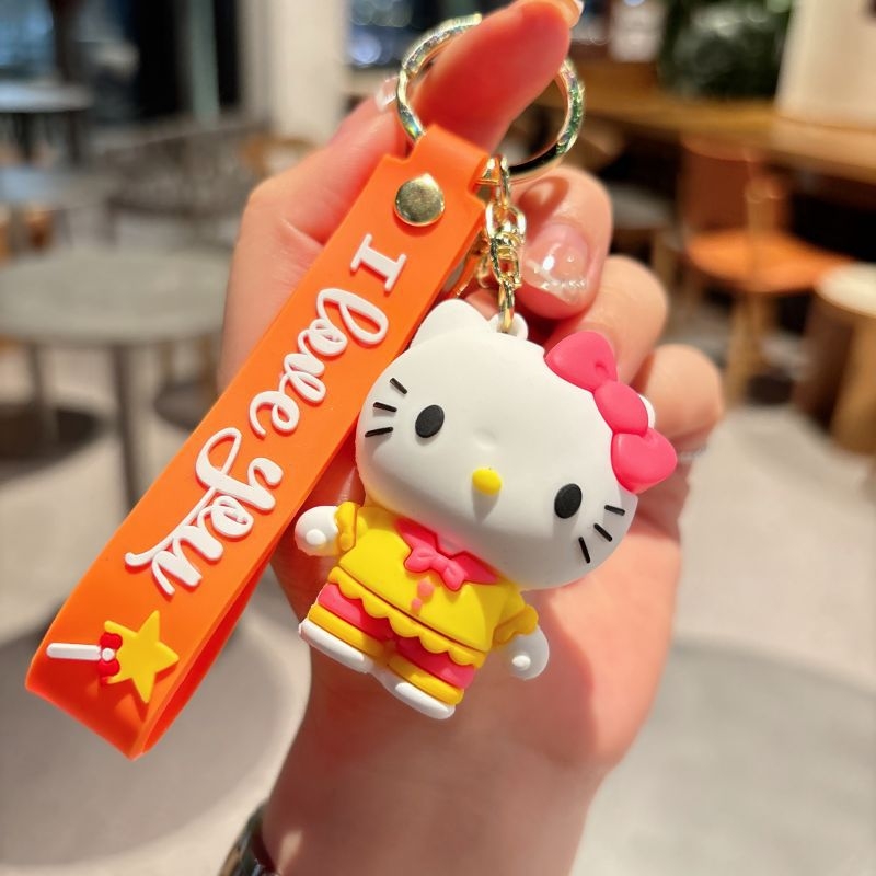 Karikatūras Sanrio atslēgu piekariņš Jauka hellokitty lelle Pāris Somas Kulona atslēgu piekariņš Maza dāvana