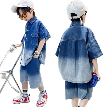 Καλοκαιρινή στολή αγοριών 2025 Νέο στυλ για μεγαλύτερα παιδιά, μοντέρνο σετ τριών τεμαχίων τζιν με κοντό μανίκι και σχέδιο Street Dance για αγόρια