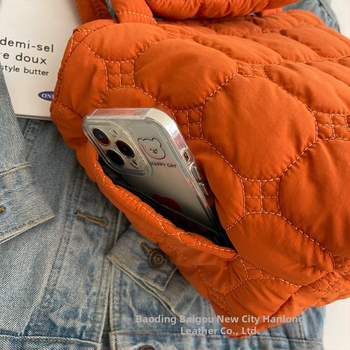 2023. aasta uus Korea stiilis moodne vabaaja suure mahutavusega kott naistele, puuvillase polstriga mantlikott, lääne stiilis lihtne õlakott