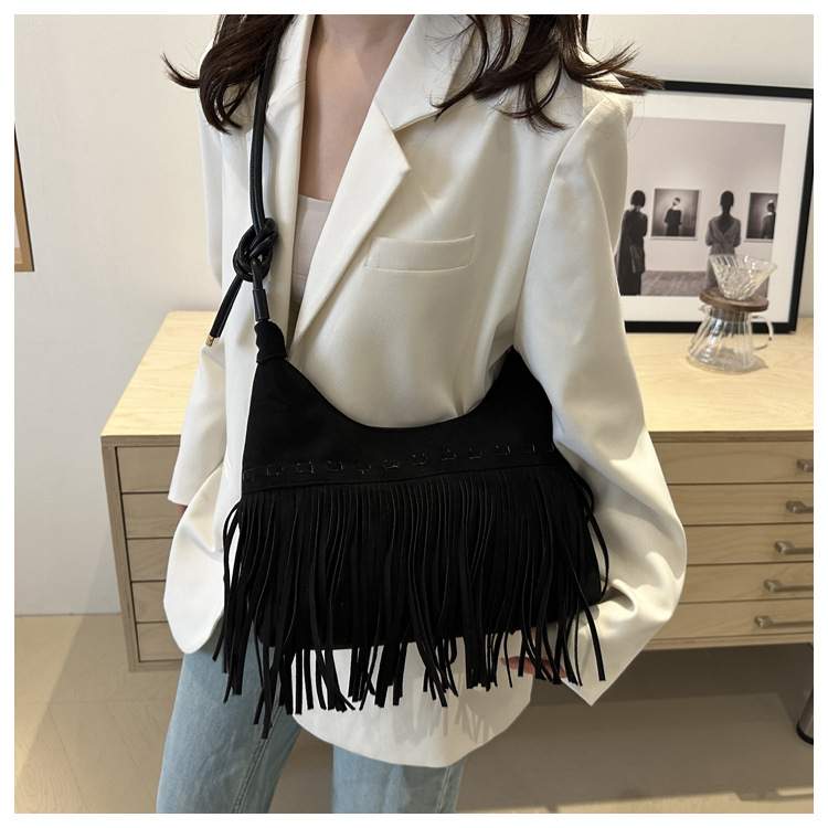 Prekogranična europska i američka modna retro torba s resicama za žene, sezona 2024., novi boemski stil, ležerna, za sve kombinacije ramena