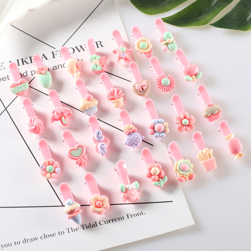 100 vnt. pakuotė ~ Mini segtukai, raudoni, purtomi, vaikiški kirpčiukai, nulūžę plaukai, maži segtukai, dovanų kioskas, kuriame parduodami segtukai