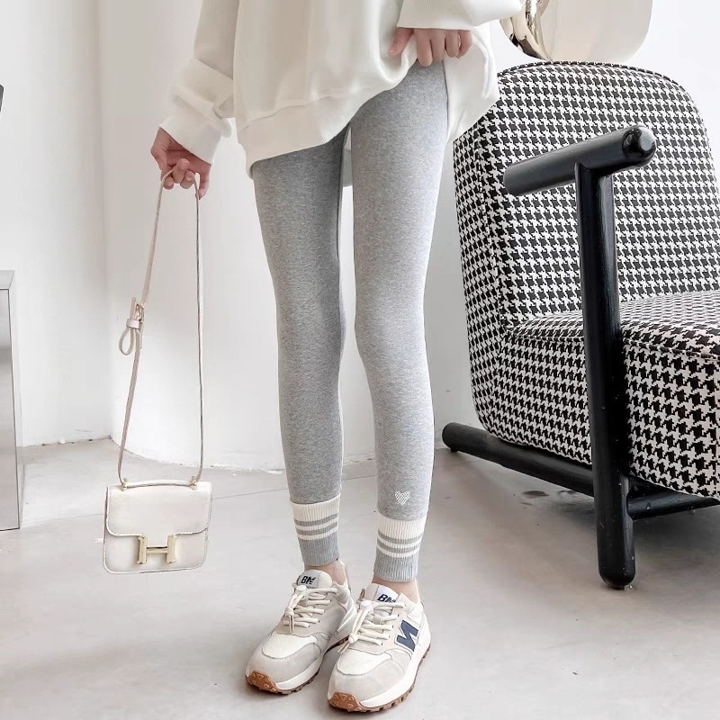 Djevojačke tajice Proljeće i jesen 2025. Novi stil Vanjska odjeća za djecu srednje i velike veličine Unutarnje hlače s flis podstavom od zadebljanog konca za djevojčice