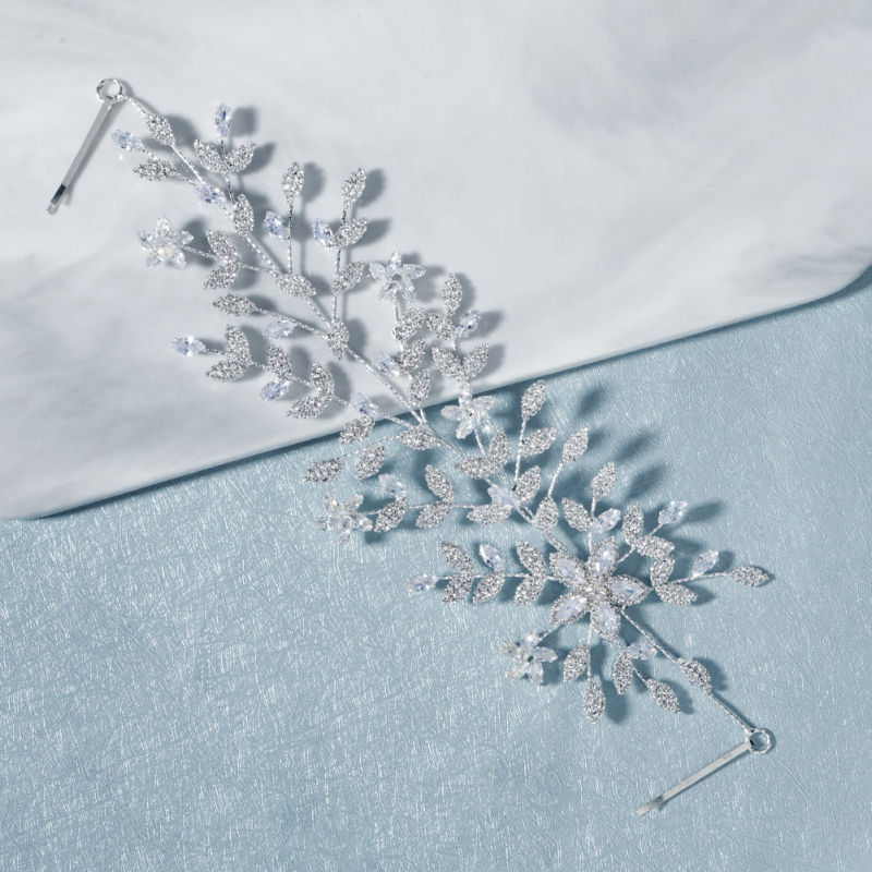 Piiriülesed uued pruudi peakatted, luksuslikud rasked käsitööna valminud kristallist juuksepaelad, pulmakleit, juuksepidu kleidi aksessuaarid