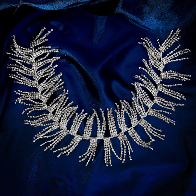 Piiriülesed uued pruudi peakatted, luksuslikud rasked käsitööna valminud kristallist juuksepaelad, pulmakleit, juuksepidu kleidi aksessuaarid