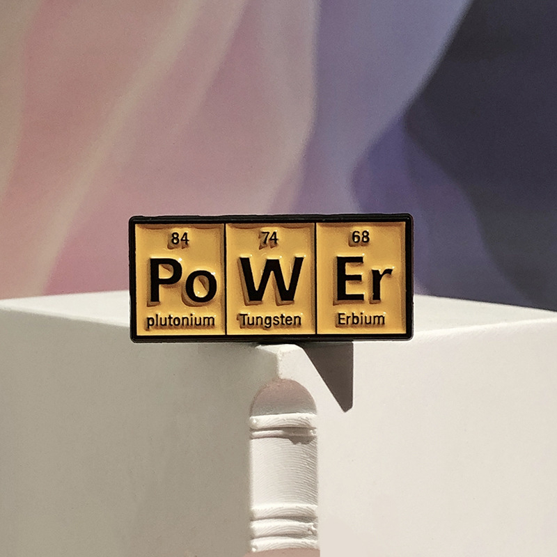 Keemilise elemendi perioodilisustabeli seeria metallist emailiga märk õpilase aksessuaar mantlikaunistus väike pross tähestiil