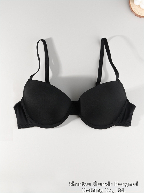 Seksuali, lankeliais puošta „Push-up“ liemenėlė iš „Temushein“ iš „Amazon“. Toks pats stilius sandėlyje. Karštai parduodama ir kitose šalyse.