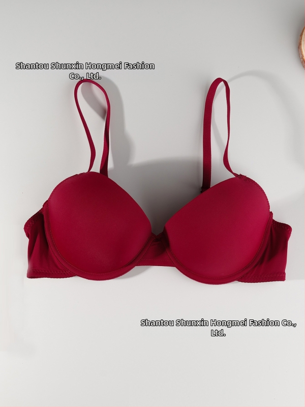 Seksuali, lankeliais puošta „Push-up“ liemenėlė iš „Temushein“ iš „Amazon“. Toks pats stilius sandėlyje. Karštai parduodama ir kitose šalyse.