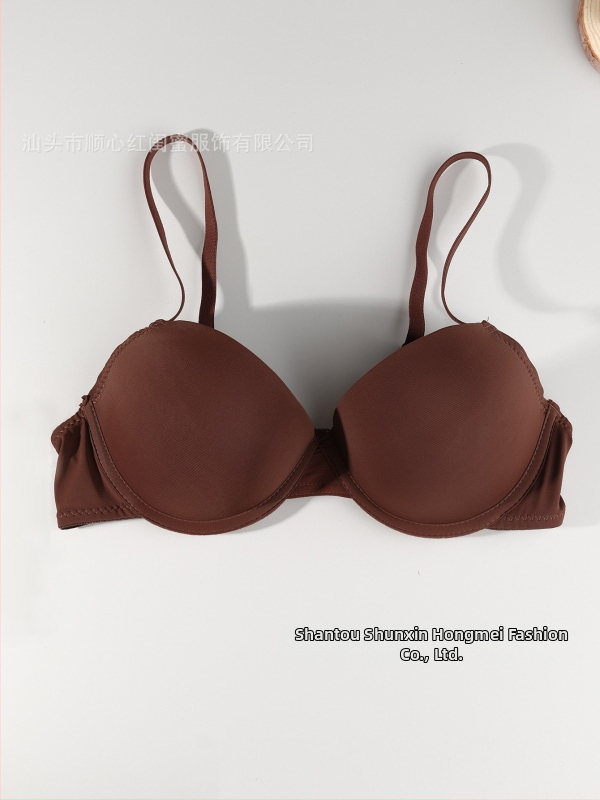 Seksuali, lankeliais puošta „Push-up“ liemenėlė iš „Temushein“ iš „Amazon“. Toks pats stilius sandėlyje. Karštai parduodama ir kitose šalyse.