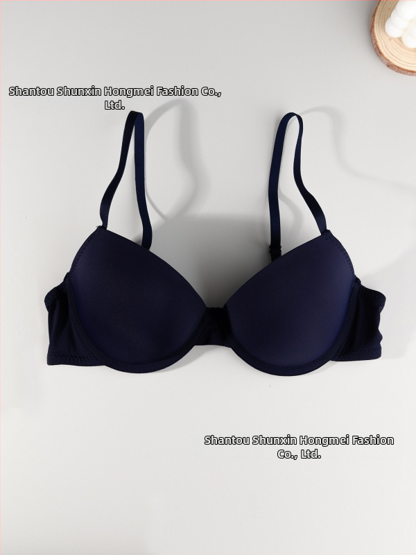 Seksuali, lankeliais puošta „Push-up“ liemenėlė iš „Temushein“ iš „Amazon“. Toks pats stilius sandėlyje. Karštai parduodama ir kitose šalyse.