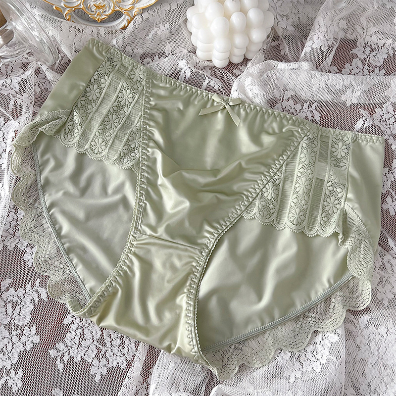 Prabangūs, aukštos kokybės atlasiniai moteriški apatiniai. Besiūlės, vidutinio juosmens „Ice Silk“ odos neerzinančios, lengvos, kvėpuojančios, seksualios, „Pure Desire“ didelių dydžių kelnaitės.