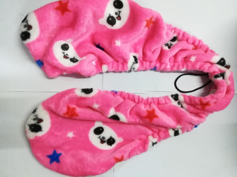 C tarpvalstybinis tiekimas „Tata“ rankšluostis, saldainių spalvos, didelis krūtinės apvadas, vamzdelio formos rankšluostis, liemenėlė, vonios rankšluostis, apvyniotas krūtine