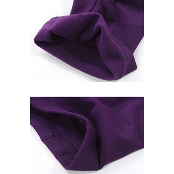 Εκ μέρους της χονδρικής πώλησης ανοιξιάτικων και φθινοπωρινών και χειμωνιάτικων γυναικείων μάλλινων παντελονιών που φορούν λεπτές κάλτσες με επένδυση από φλις και παντελόνια κολάν