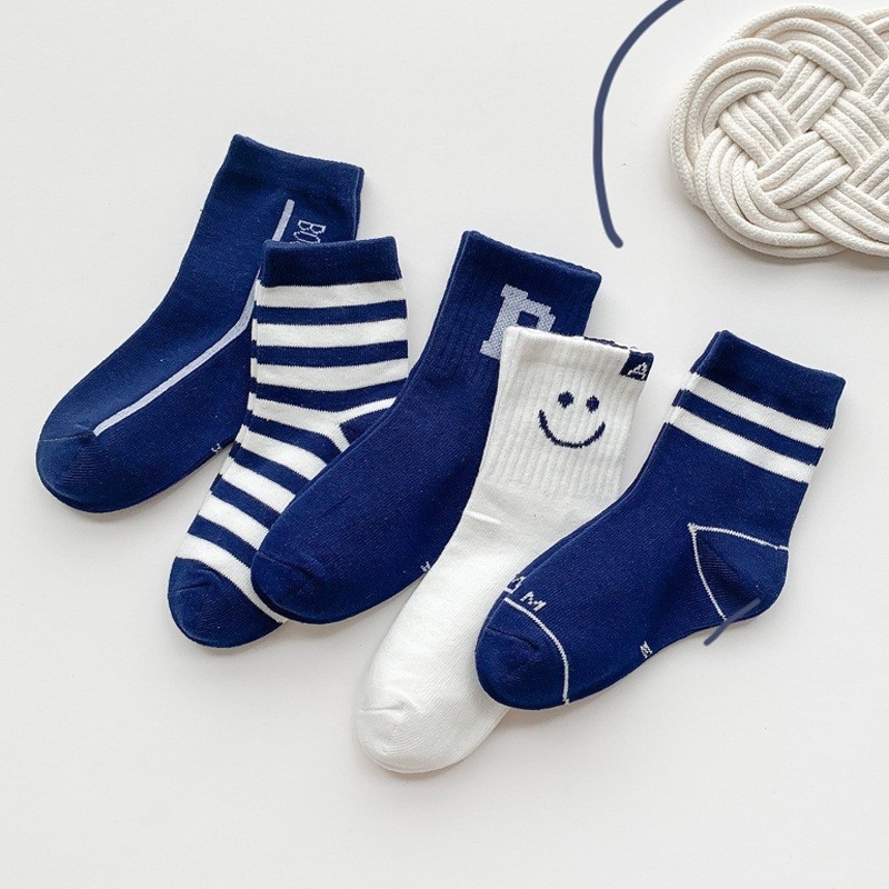 Sügisesed ja talvised uued laste sokid torus, laste sokid kammitud puuvillast, multifilmitrükiga, meeste ja naiste, suurte laste A-klassi beebisokid hulgimüügist
