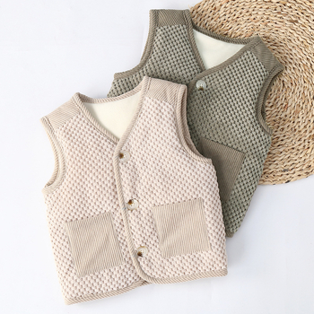 Lasteriiete vest väikestele ja keskmise suurusega lastele aurutatud sametist vest 2024. aasta sügis- ja talve uus plüüsvest Korea stiilis vest