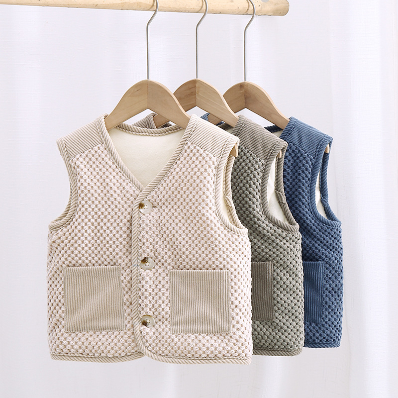 Lasteriiete vest väikestele ja keskmise suurusega lastele aurutatud sametist vest 2024. aasta sügis- ja talve uus plüüsvest Korea stiilis vest