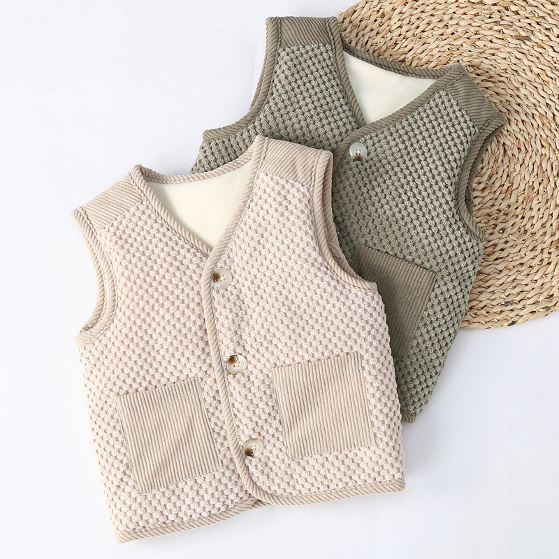 Lasteriiete vest väikestele ja keskmise suurusega lastele aurutatud sametist vest 2024. aasta sügis- ja talve uus plüüsvest Korea stiilis vest