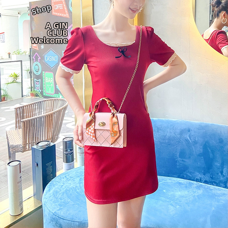 Vanjska trgovina Mala torba za žene 2025 Nova modna čista boja Reljefna torba Mala četvrtasta torba Lančana torba Crossbody Ručno izrađena torba Veleprodaja