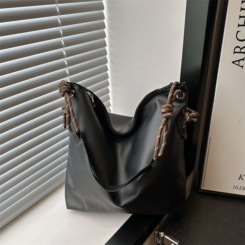 Υψηλής ποιότητας, μαλακή δερμάτινη τσάντα ώμου μεγάλης χωρητικότητας, χειμερινή συλλογή 2024, η δημοφιλής τσάντα tote για μετακινήσεις φέτος.